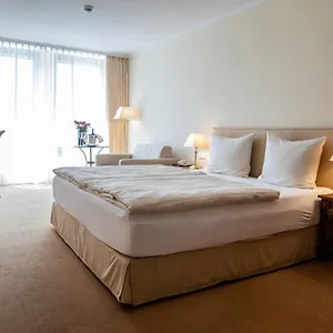 4* Отель Altstadthotel Messerschmitt